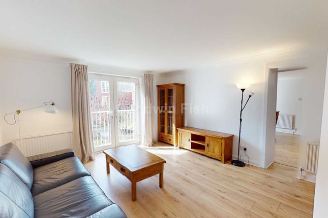 Thumbnail Flat for sale in Porchfield Square, Deansgate