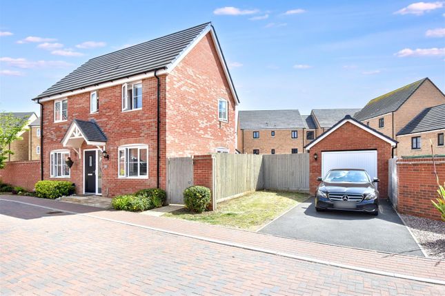 3-bed house on 24, Sunningdale Drive, Priors Hall Park, £270,000