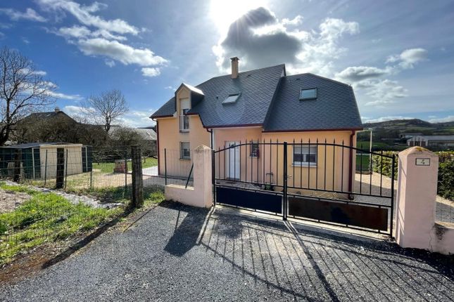 Property for sale in Lapanouse, Aveyron, France