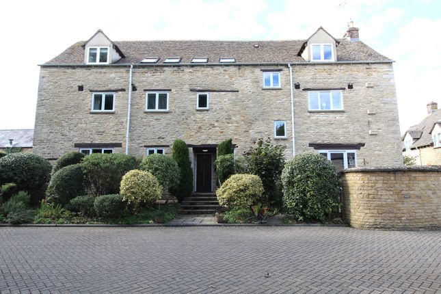 Thumbnail Flat to rent in Weavers Barn, Waine Rush View, Witney