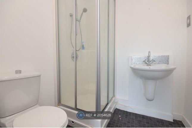 Flat to rent in Rotary Way, Colchester