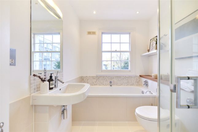 End terrace house for sale in Albion Street, London