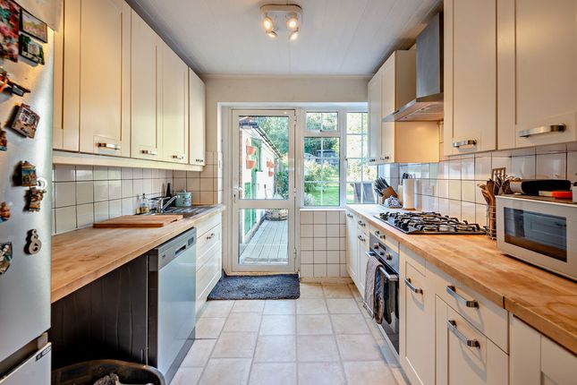 46, Tower Hill, Gomshall photo 4