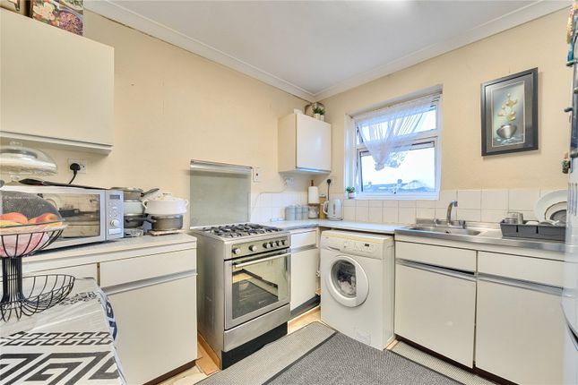 46, Lime Grove, Hayes photo 3