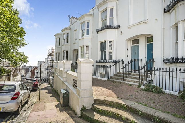 Flat to rent in Clifton Terrace, Brighton, East Sussex