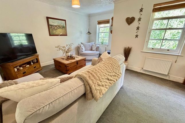 18, Townside Place, Camberley photo 3