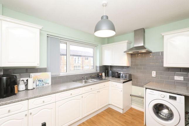 91 Grassdale View, Sheffield photo 2