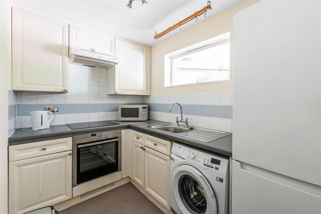 Flat 5, Norfolk Mews 140A, South Street, Dorking photo 4