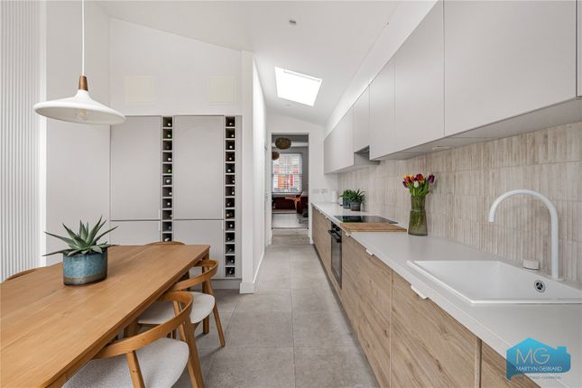 169, Farrant Avenue, Wood Green photo 2