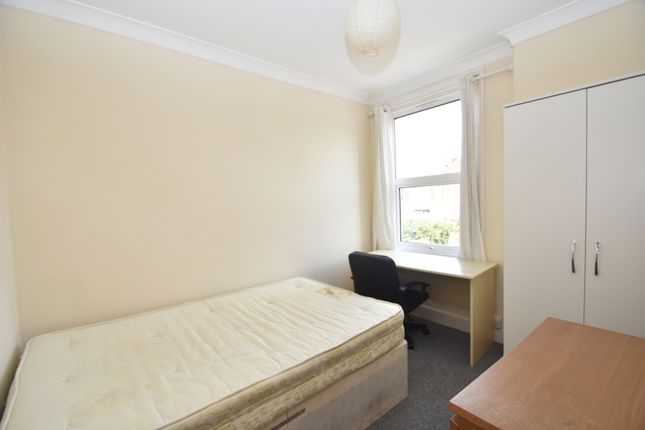 Terraced house to rent in Harrow Road, Southsea