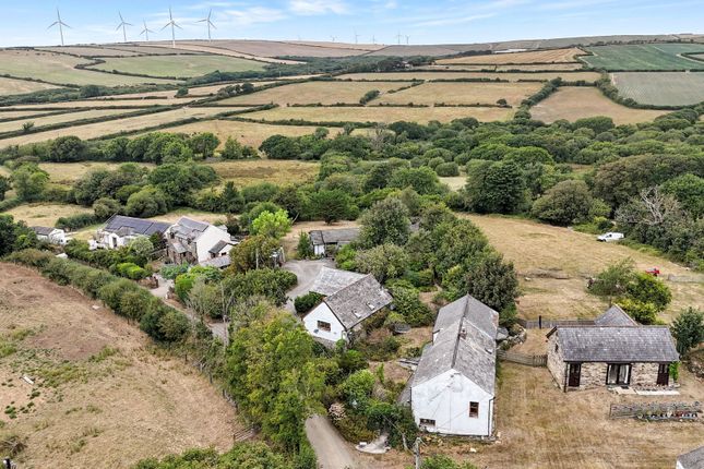 10-bed detached on Talskiddy Farm, St. Columb, £375,000