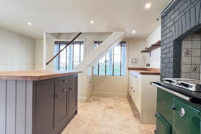 Bradbourne Lodge, Wykeham Close, Steyning photo 2