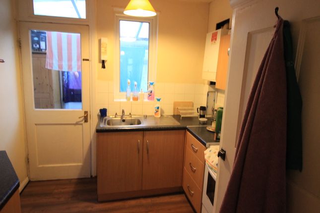 13, Leeds Road, Slough photo 4