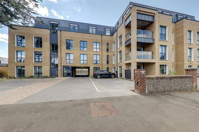 2-bed flat on Flat 29, Lindfield Place, Worthing, Worthing, £330,000