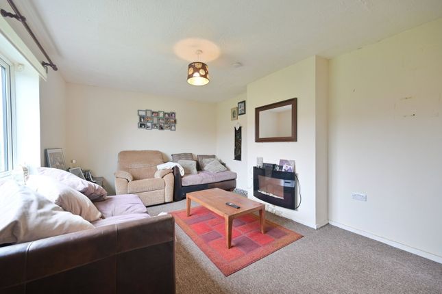 23, Cedar Close, Ripon photo 2