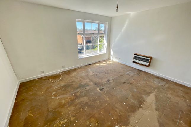 8, Campania Grove, Luton photo 2