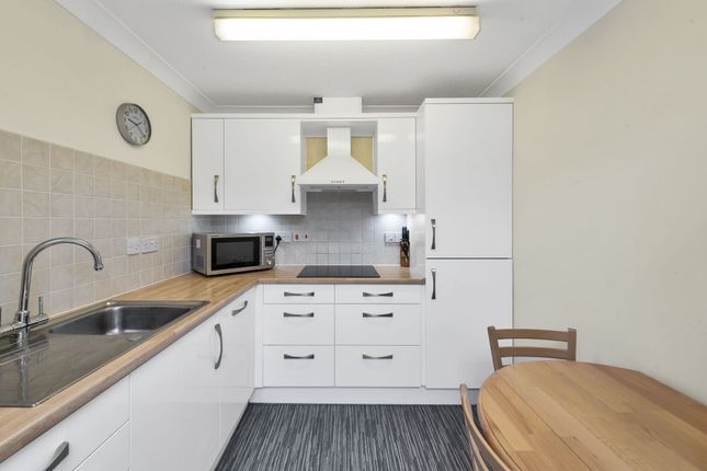 Flat for sale in Collingwood Court, Royston