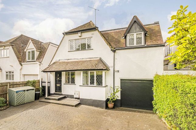 Tumbling Bay, Hampton Court Road, East Molesey photo 2