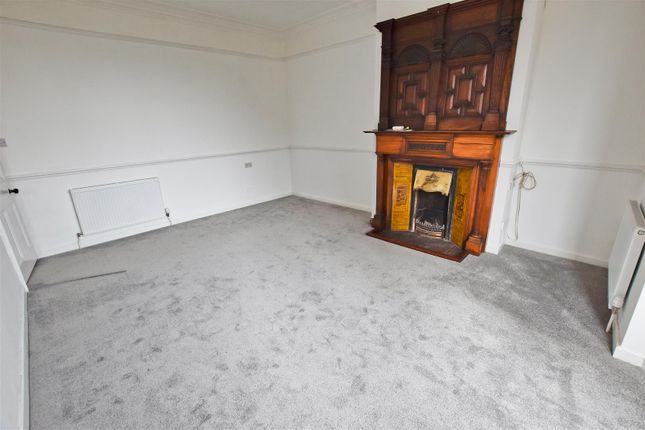Flat to rent in High Street, Cromer