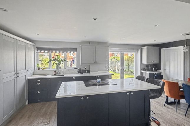 5, Wallis Drive, Widnes photo 4