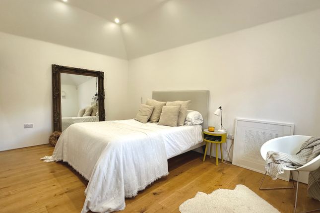 Cottage to rent in Cote Street, Worthing