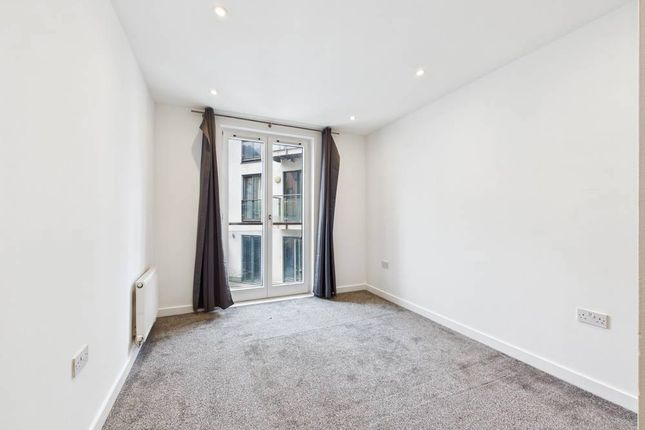 Flat 1, 46-48, Waterside, Brightlingsea photo 3
