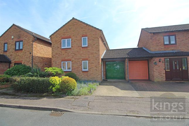 Link-detached house for sale in Oakview Close, Cheshunt, Waltham Cross