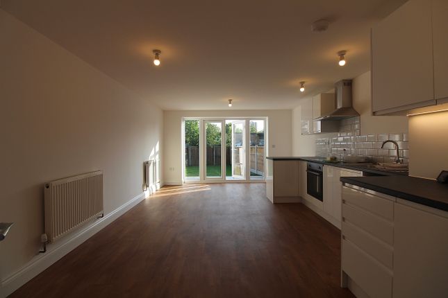 Maisonette to rent in Duck Lees Lane, Ponders End, Enfield