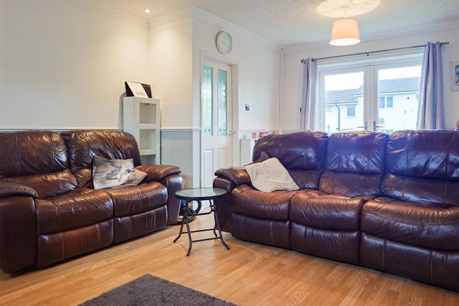 30, Longdale Drive, Mottram photo 2