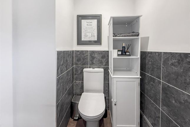2-bed flat on 285a, Bury Road, Bury, £800/mo