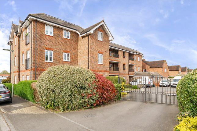 2-bed flat on 12, Trafalgar Court, Cobham, £285,000