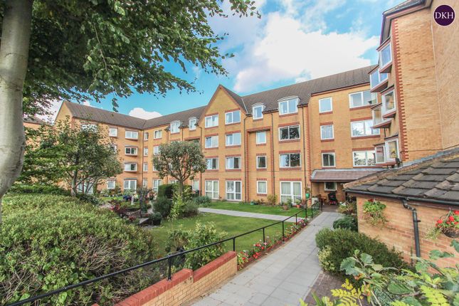 Thumbnail Flat to rent in Homemanor House, Cassio Road, Watford