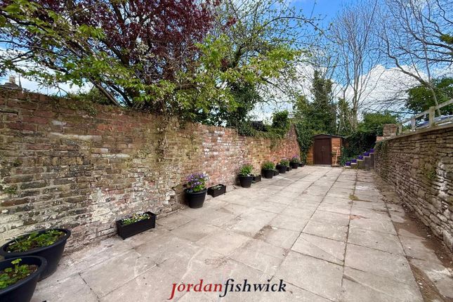 36, Jordangate, Macclesfield photo 2