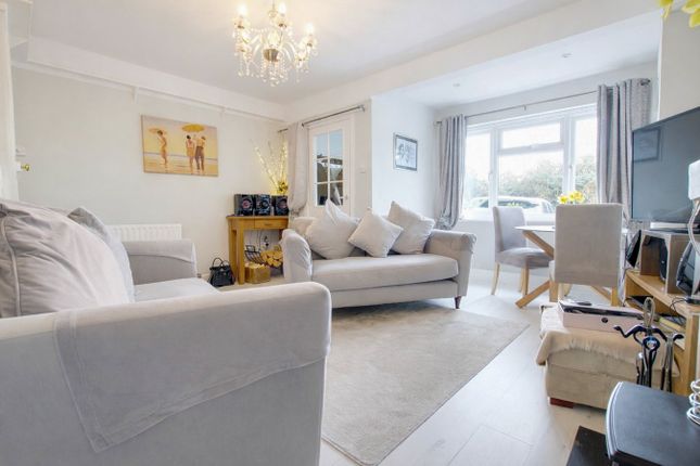22, Frys Lane, Lymington photo 3