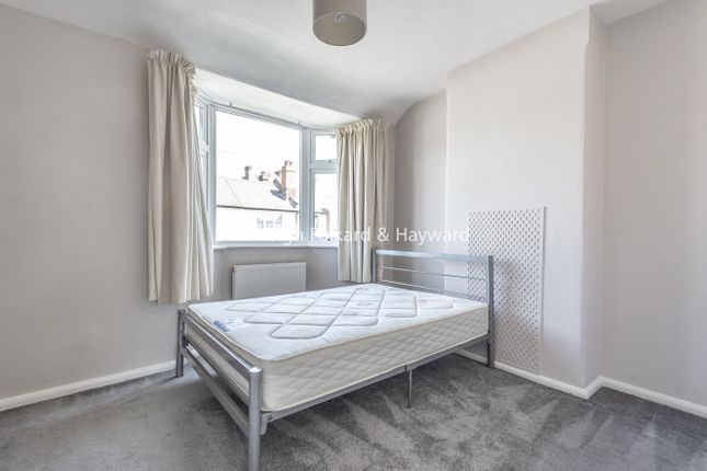 124, Derinton Road, London photo 4