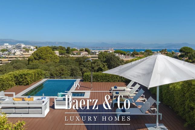 Penthouse for sale in Antibes, France
