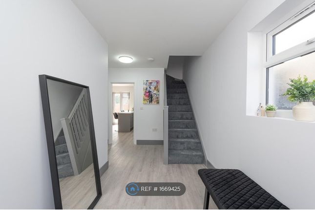 St Heliers Avenue, Hounslow photo 5