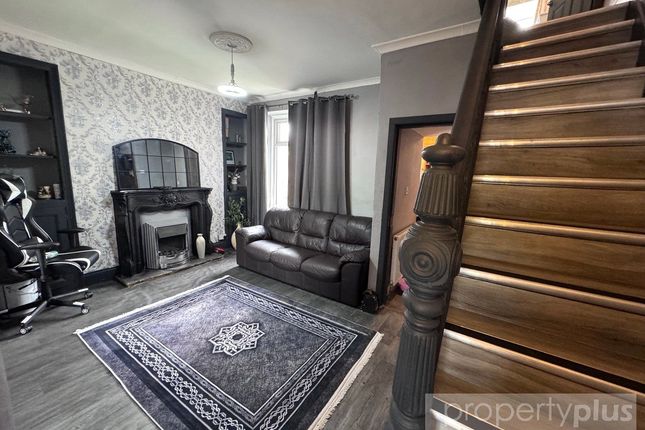 28, Amos Hill, Rhondda Cynon Taff photo 3