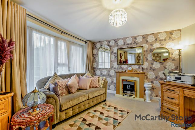 32 Elkington House, Charlton Green, Dover photo 4