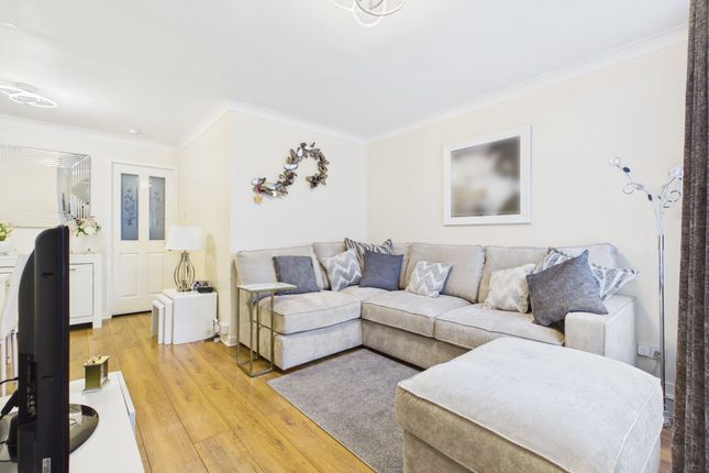 7 Kenilworth Court, Carluke photo 3