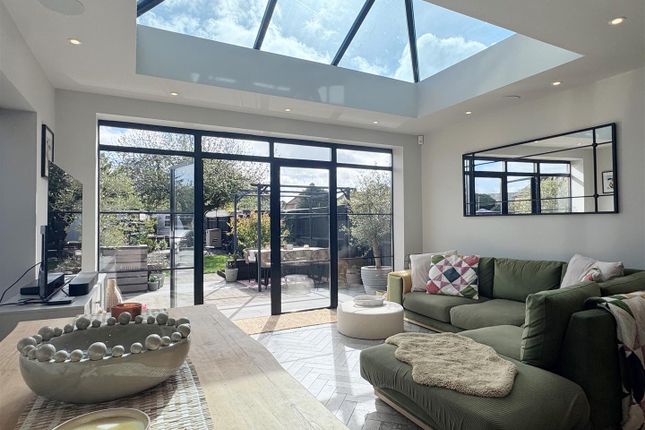 4, Oaken Grove, Newbury photo 4
