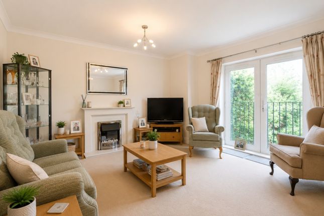 45, LARKFIELD COURT, BRIGHOUSE photo 4