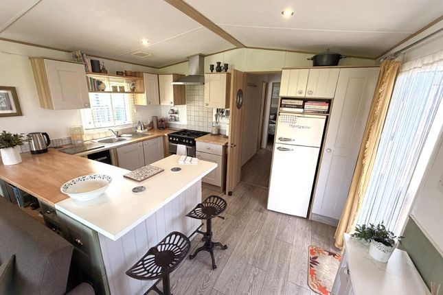 Holiday Home, Bespoke ABI Summer Breeze, Station Road, Clapham photo 3