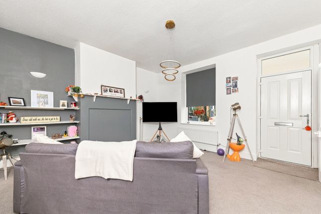 17, Gordon Street, Elland photo 4