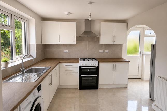 102, Aylesbury photo 2