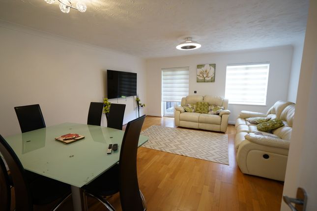 41 Mayflower Road, Grays photo 4