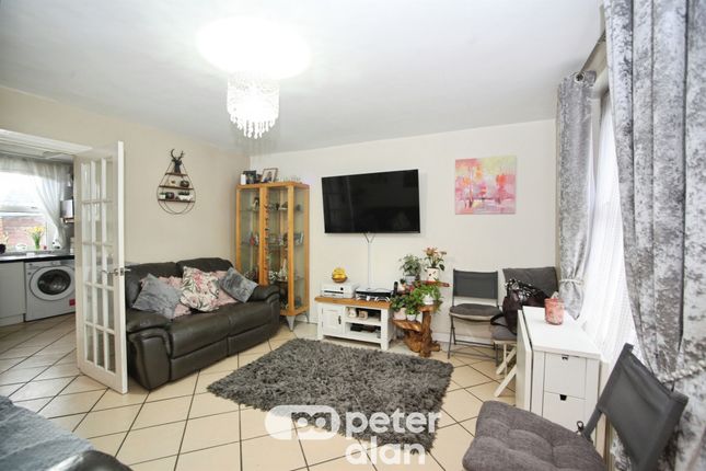 76, The Crescent, Cwmbran photo 3