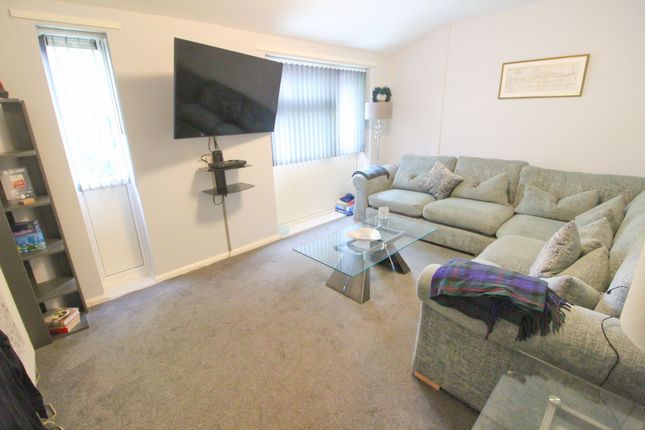 202 Uppingham, Skelmersdale photo 2