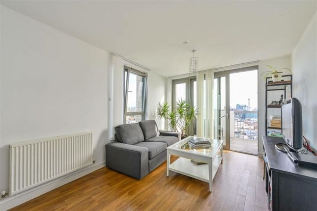 Thumbnail Flat to rent in Waterside Heights, Booth Road, London