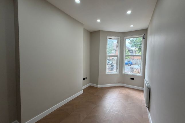 10 Penerley Road, London photo 4